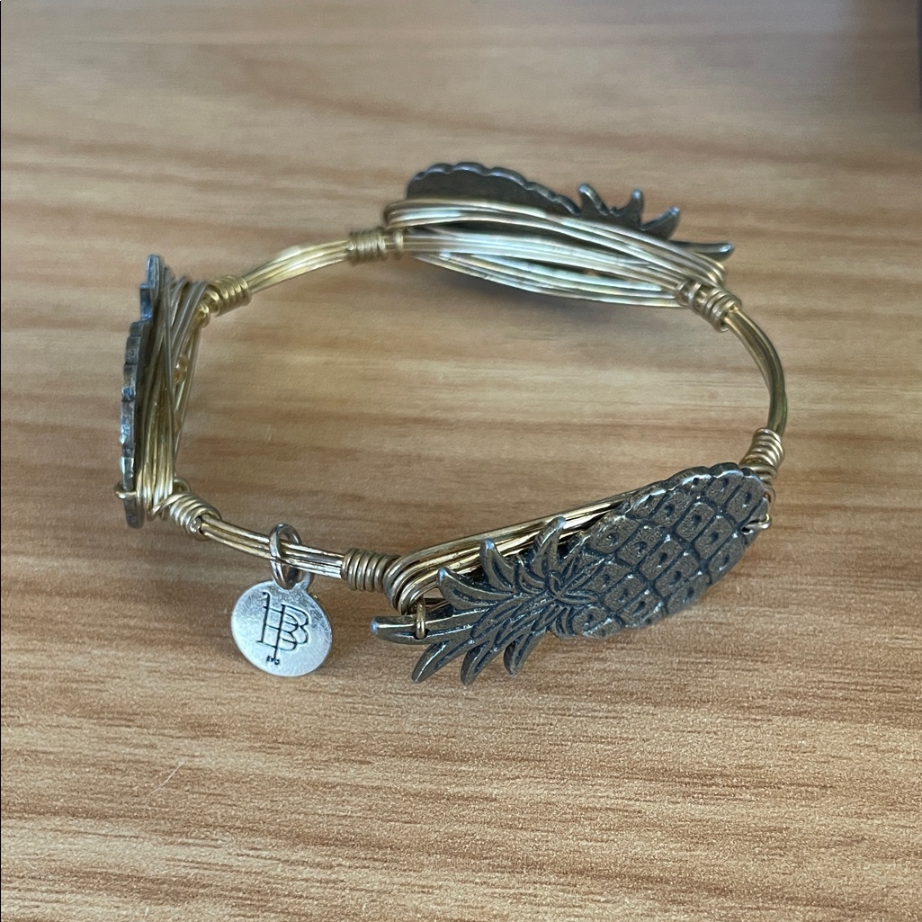 Bourbon And Bowties Mixed Metal Pineapple Wire Bangle In Gold And Silver 29$